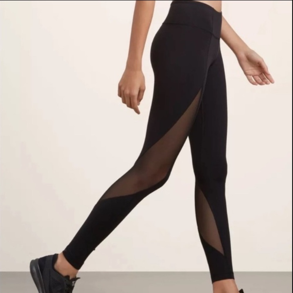 Aritzia TNA Mesh Panel Active Leggings